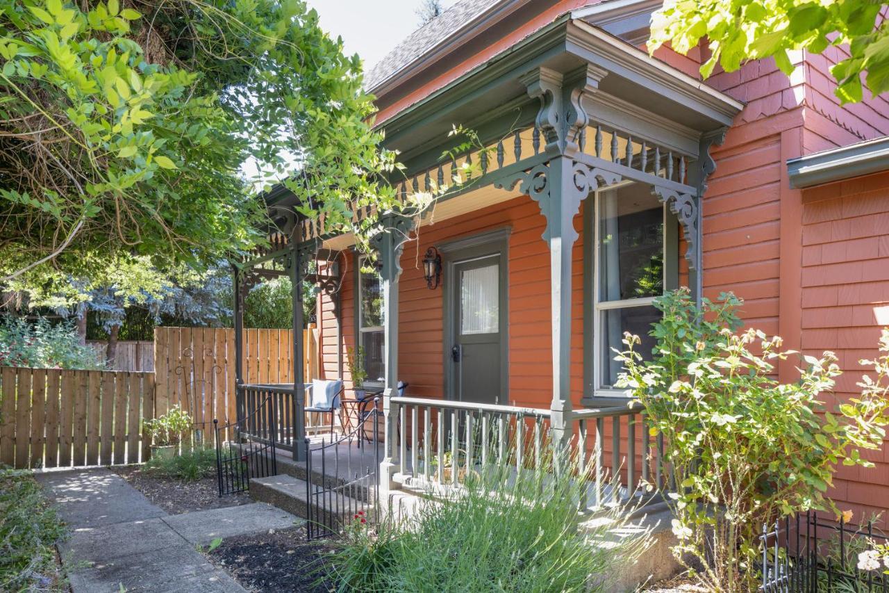 Wynkoop At Carlton: Taste Of Europe, Walk To Wineries, Dog Friendly Villa Exterior photo